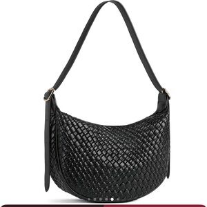 Crossbody Wooven Bag

*Great Condition 
*BLACK